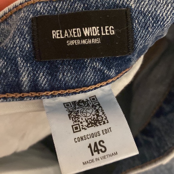 Relaxed wide leg super high rise jeans 14s - Picture 6 of 8